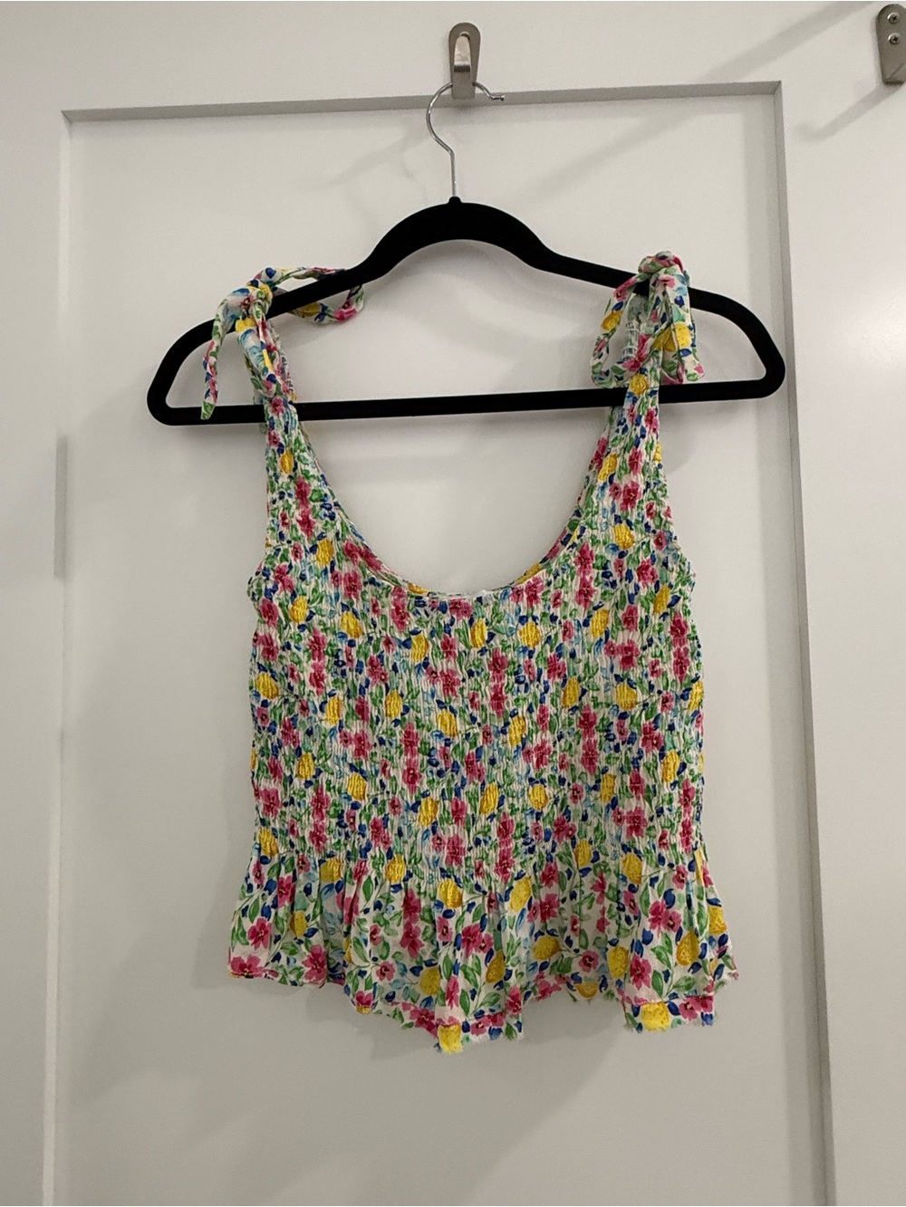 Olivaceous multicolor Floral w/ lemons Tie-Shoulder Smocked Crop Tank (good)